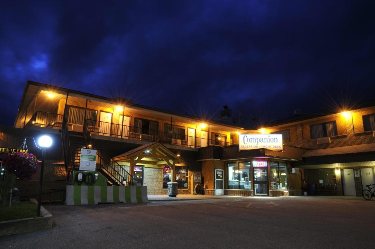 הירסט Companion Hotel Motel מראה חיצוני תמונה